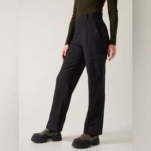 Athleta Vienna Cargo Performance Pants 988133 in Black Women’s 6 $109
